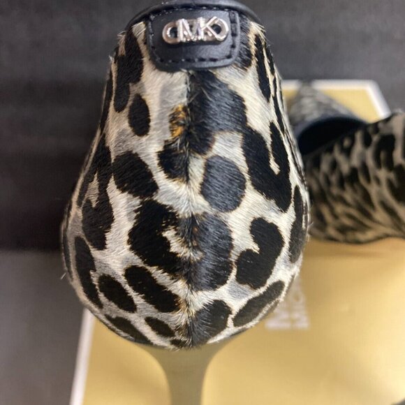 Michael Kors Women's Amara Pump - Picture 5 of 6